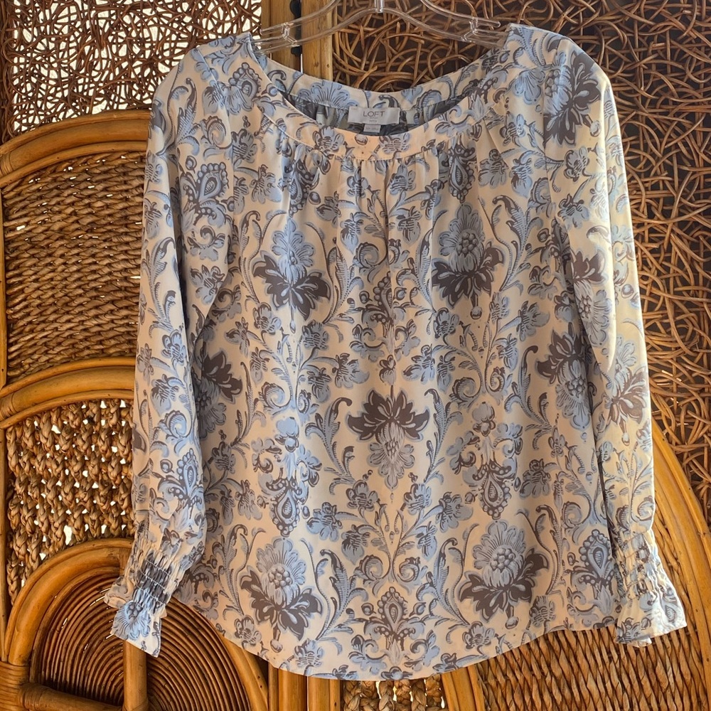 LOFT  Whimsical Vintage Print Blouse Long-sleeve Like New Beautiful - Picture 6 of 12